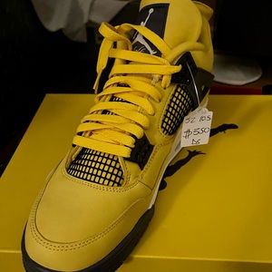 Jordan Retro 4-Lightning